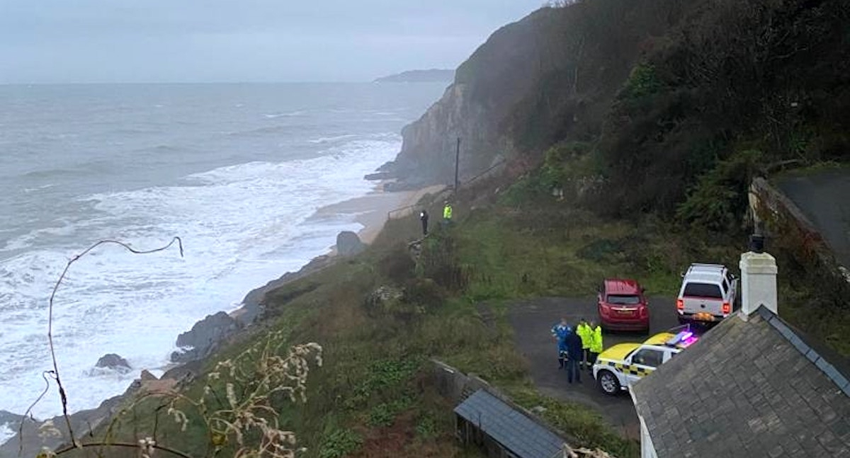 Coastguard teams rescue body-boarder from Limpet Rocks - South Devon ...